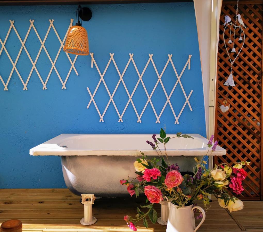 Le Coin Des Artistes Bed & Breakfast Живерни Екстериор снимка