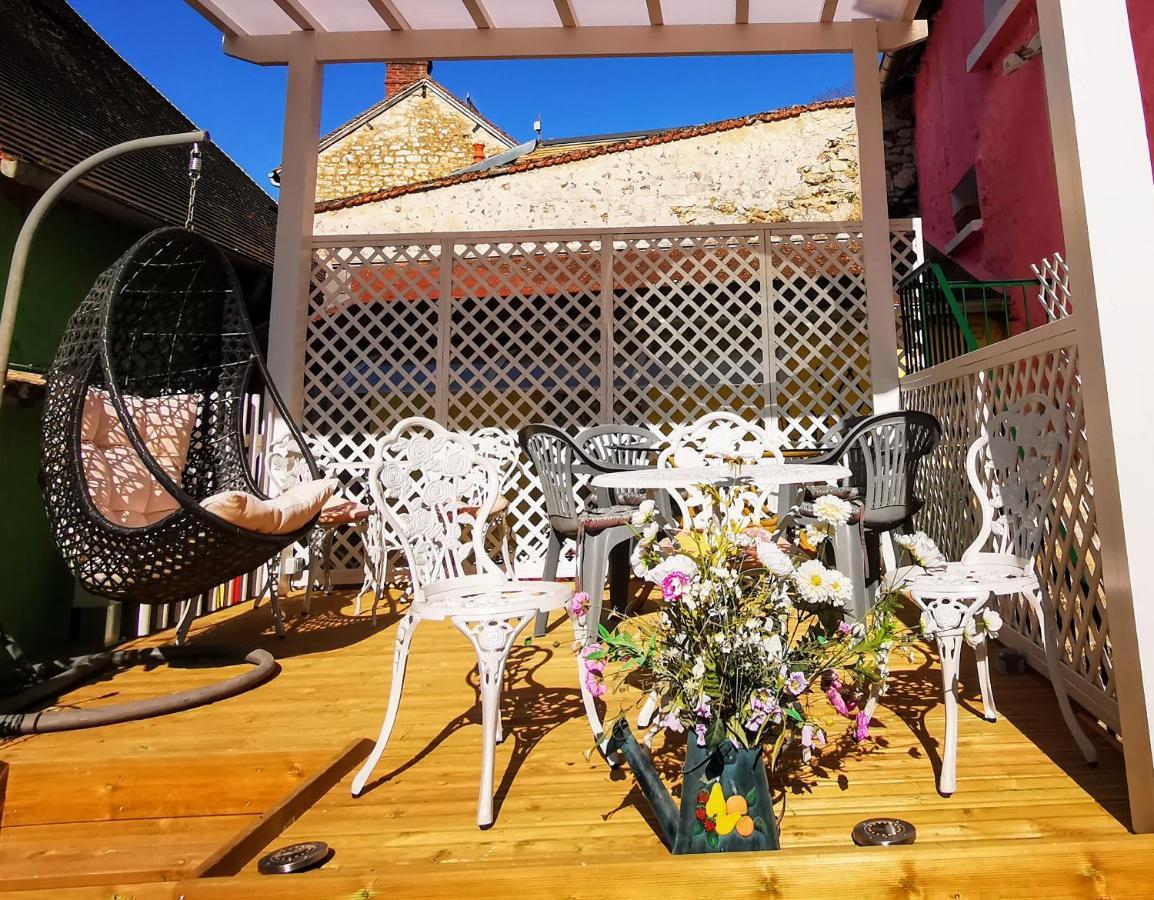 Le Coin Des Artistes Bed & Breakfast Живерни Екстериор снимка