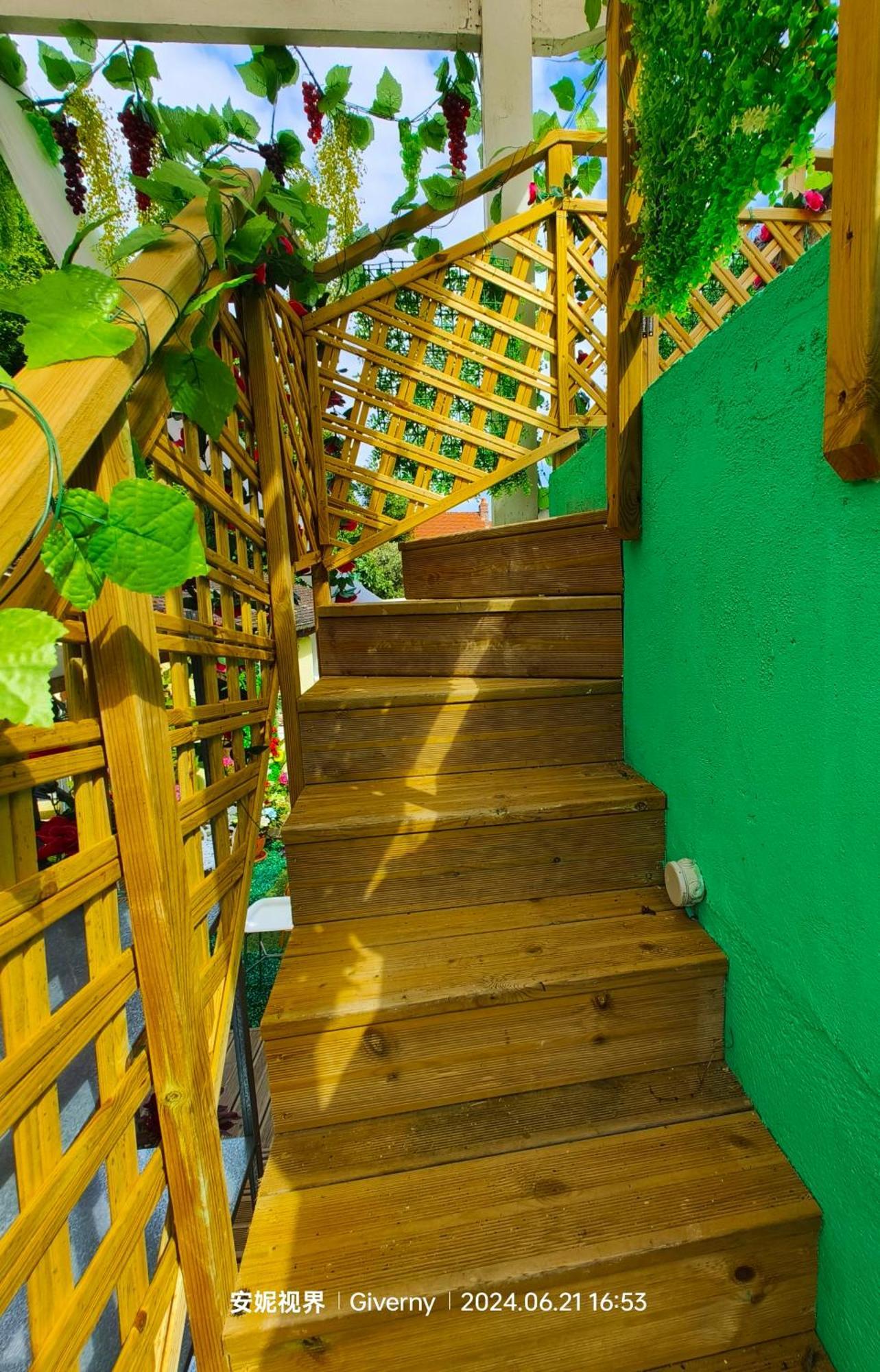 Le Coin Des Artistes Bed & Breakfast Живерни Екстериор снимка