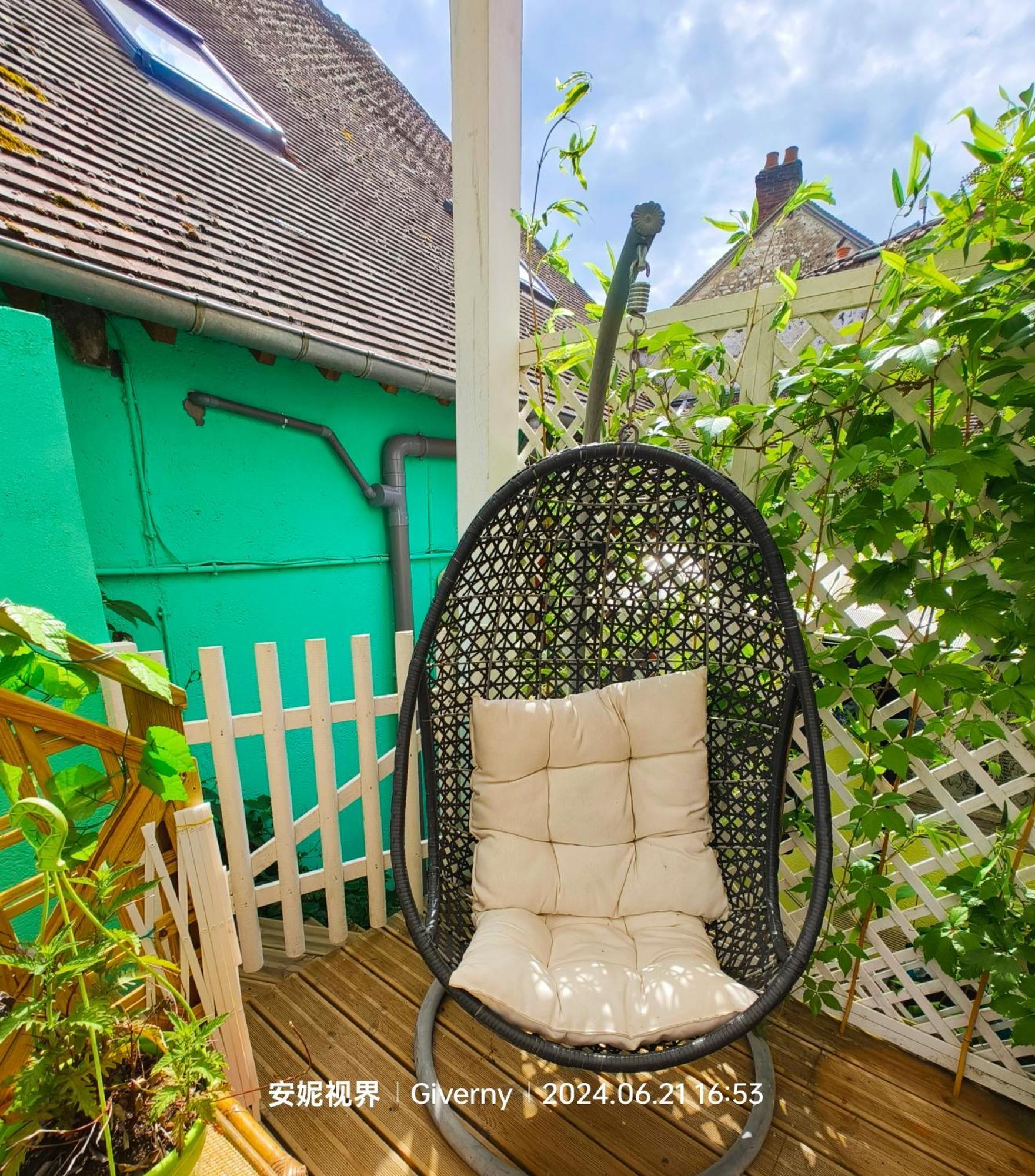 Le Coin Des Artistes Bed & Breakfast Живерни Екстериор снимка