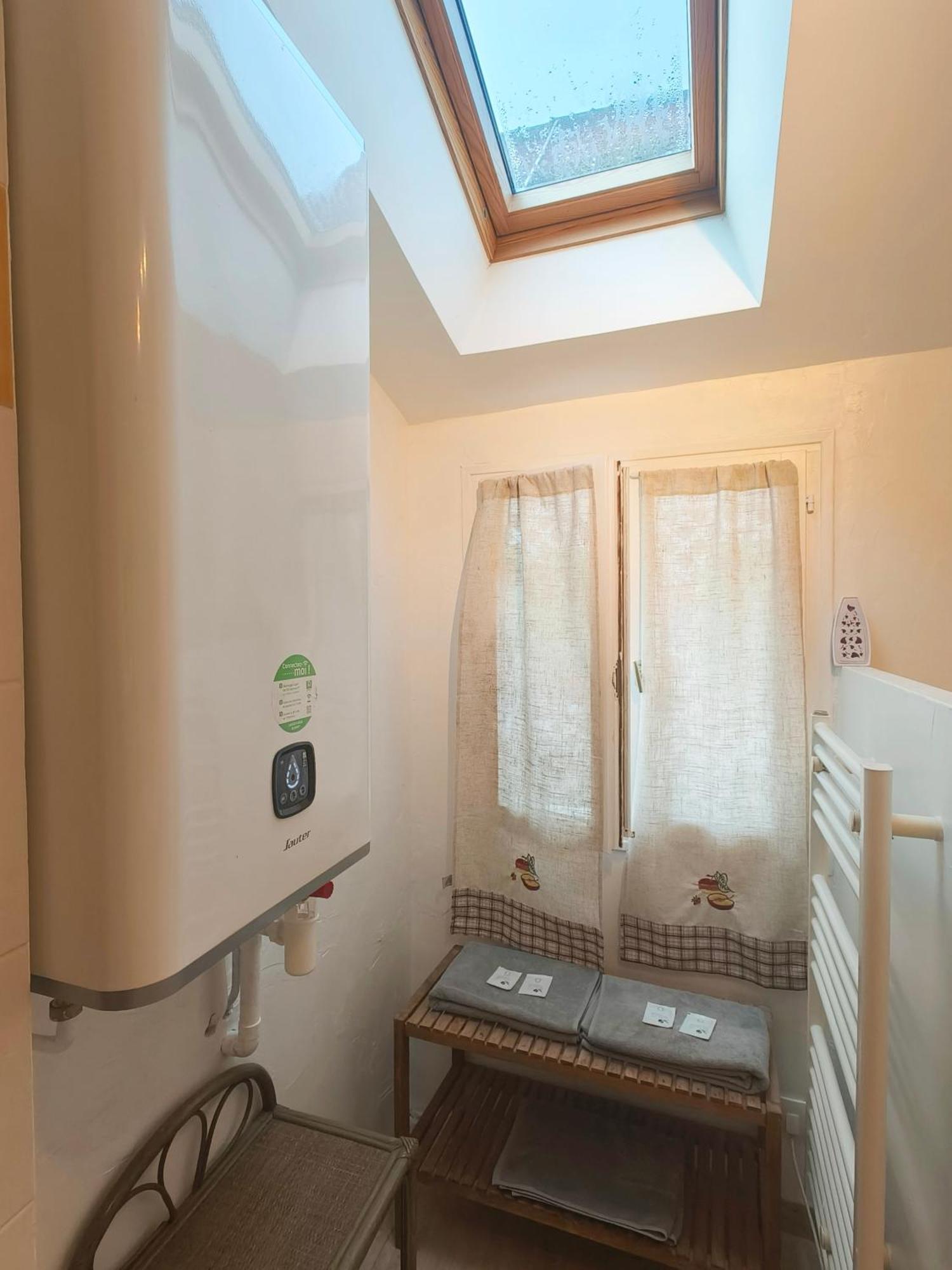 Le Coin Des Artistes Bed & Breakfast Живерни Стая снимка